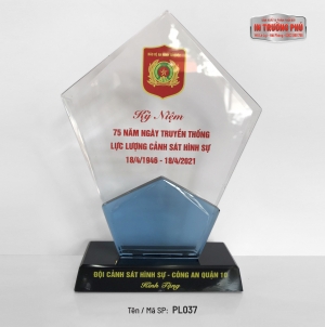 PL037